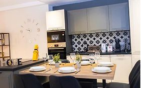 Stylish 3Br Luxury Apartment In Sliema-14